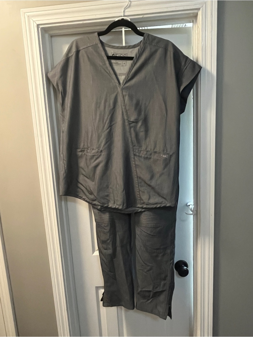 Figs Graphite Scrub Top & Pants Set